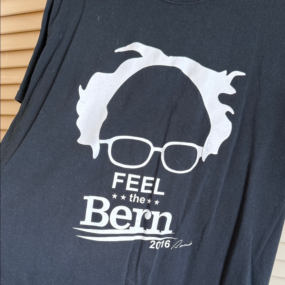 Bernie Sanders 2016 Campaign Tee - Size Large - Picture 3 of 5
